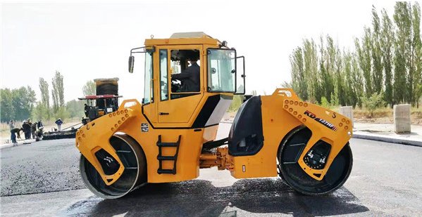 Qhmach KD137HF: A Leader in Vibratory Roller Technology