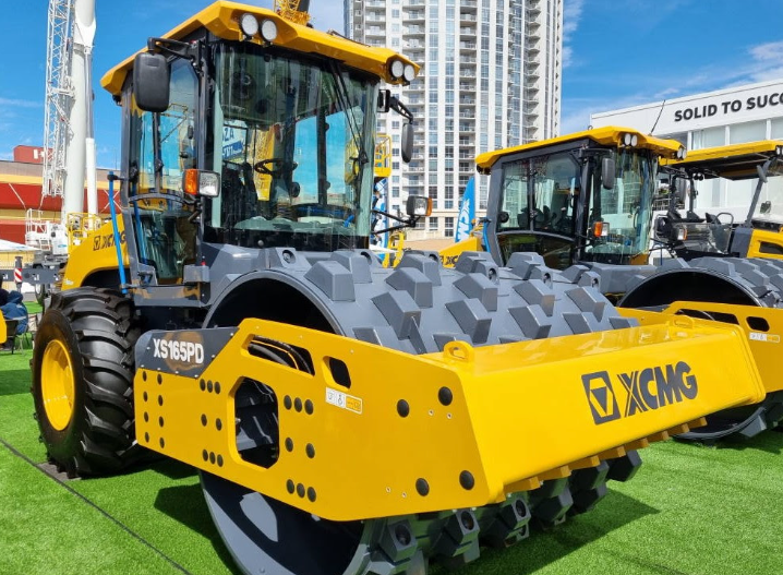 road construction equipment manufacturer XCMG
