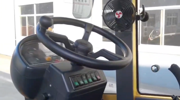 Road roller steering wheel