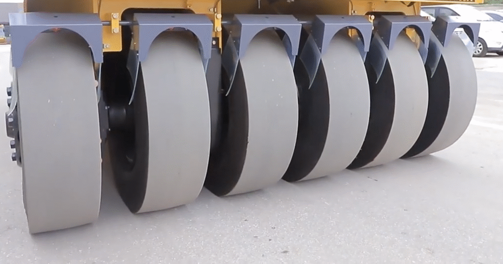 pneumatic roller compactor Wheel