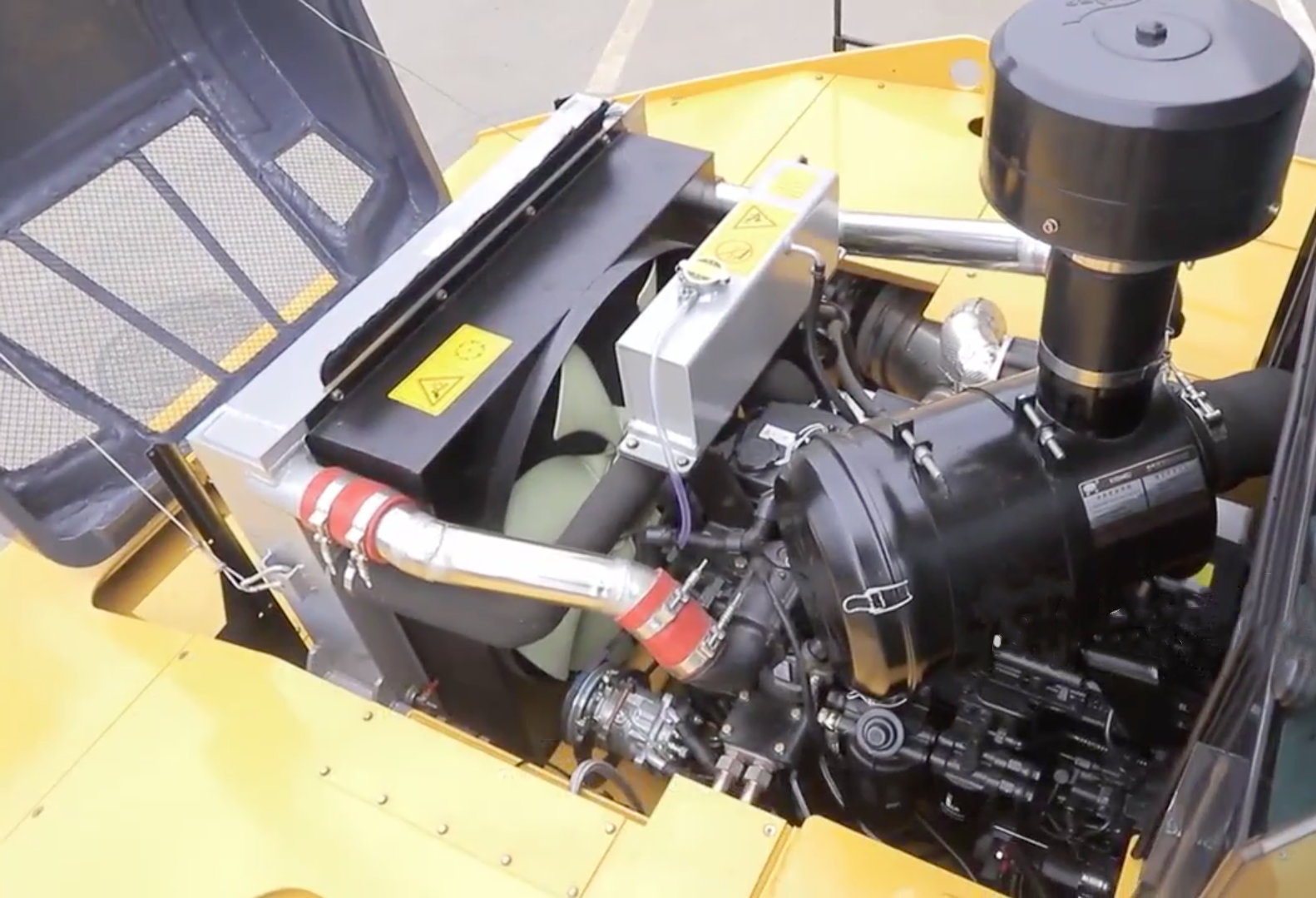 pneumatic rubber tired roller Shangchai Engine