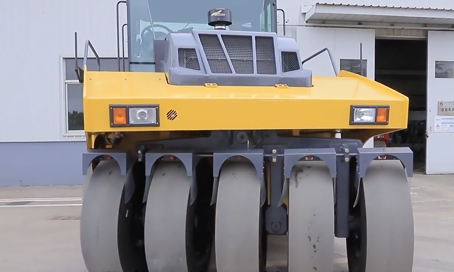 WP307H Fully floating front wheels