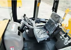 WDE20 backhoe and loader tractor