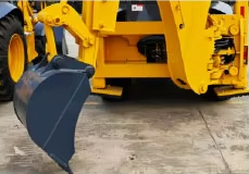 WDE20 backhoe and loader tractor