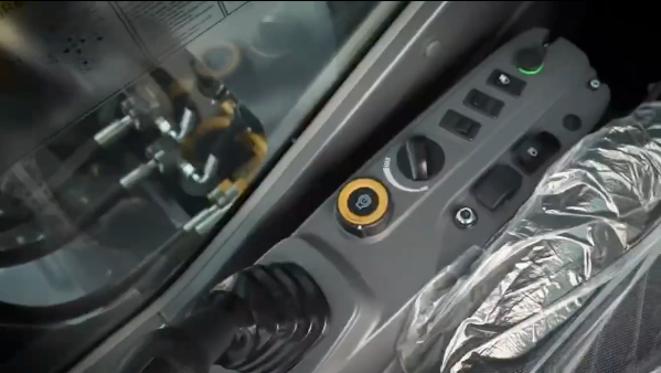 WW220 22 ton excavator