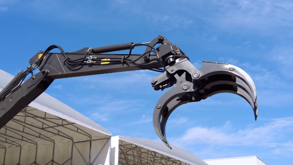 WWE30 rubber tyre excavator