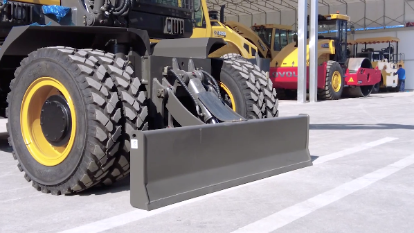 WWE30 wheel excavator