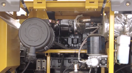 WWE30 YUCHAI Engine rubber tyre excavator