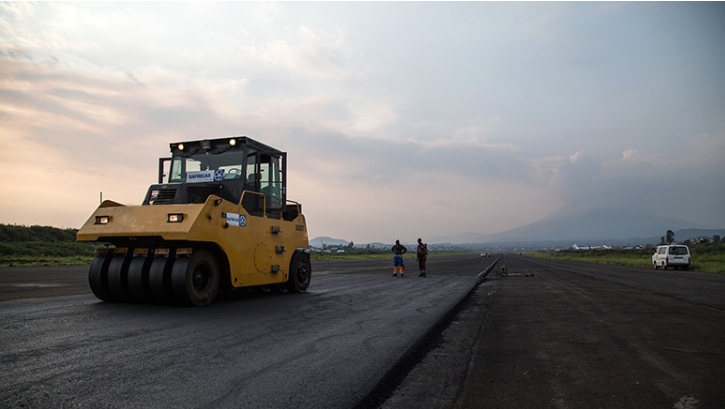 Qhmach Roller Used in Road Construction for Airport