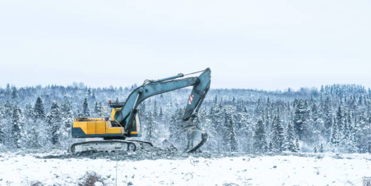 Winter Excavator Maintenance Guide: 7 Must-Do Tips and 10 Critical Mistakes to Avoid