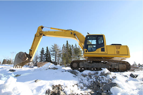 Winter Excavator Maintenance Guide: 7 Must-Do Tips and 10 Critical Mistakes to Avoid